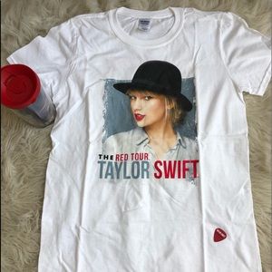 Taylor Swift RED Tour Tee Shirt Size S, Blanket, Travel Mug, 2 CD’s & Guitar Pic